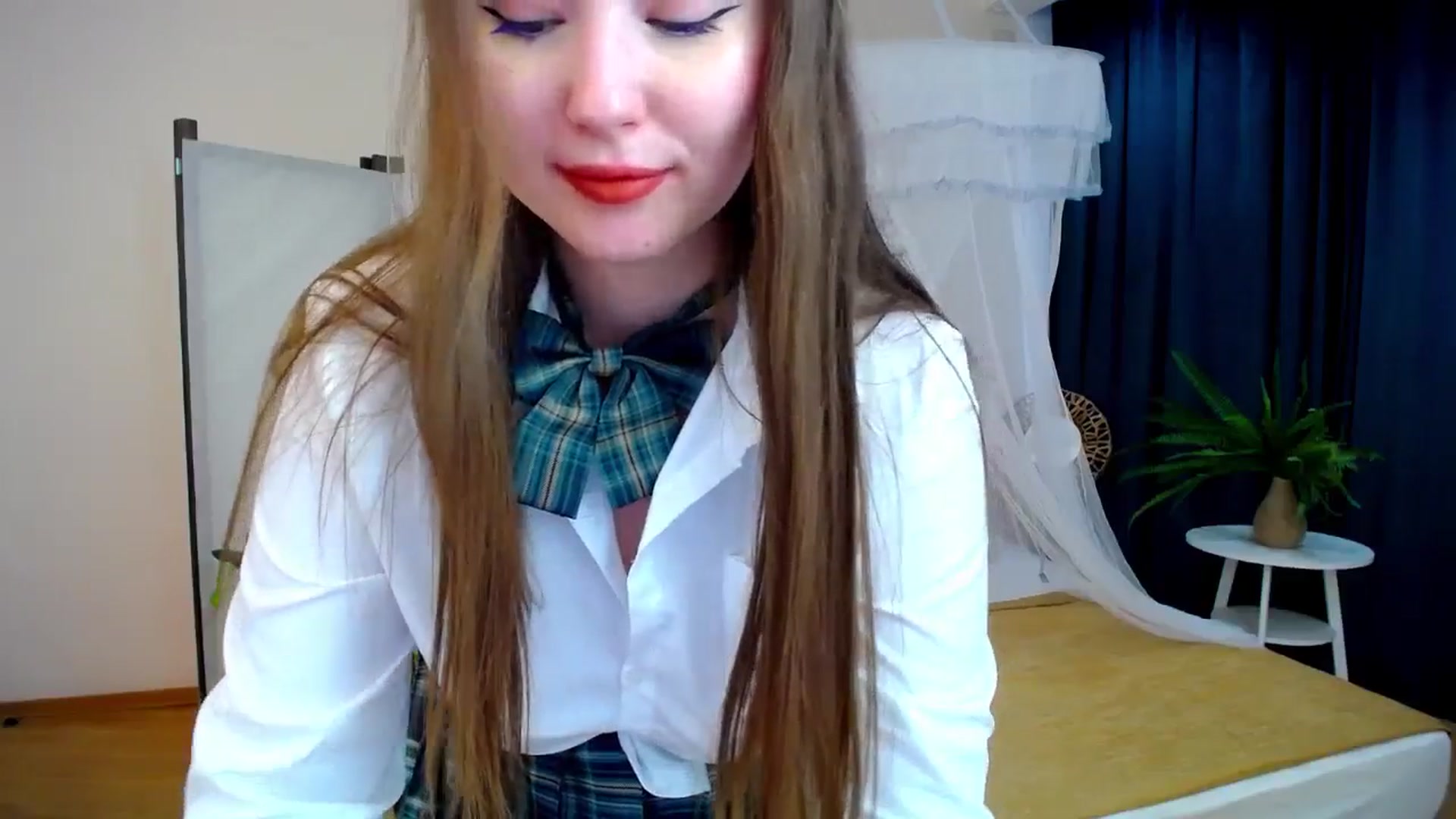 Gallery image thumbnail from AdmireMyEyes's myfreecams stream on, 09/04/2024, 07:08 image 10 of 20