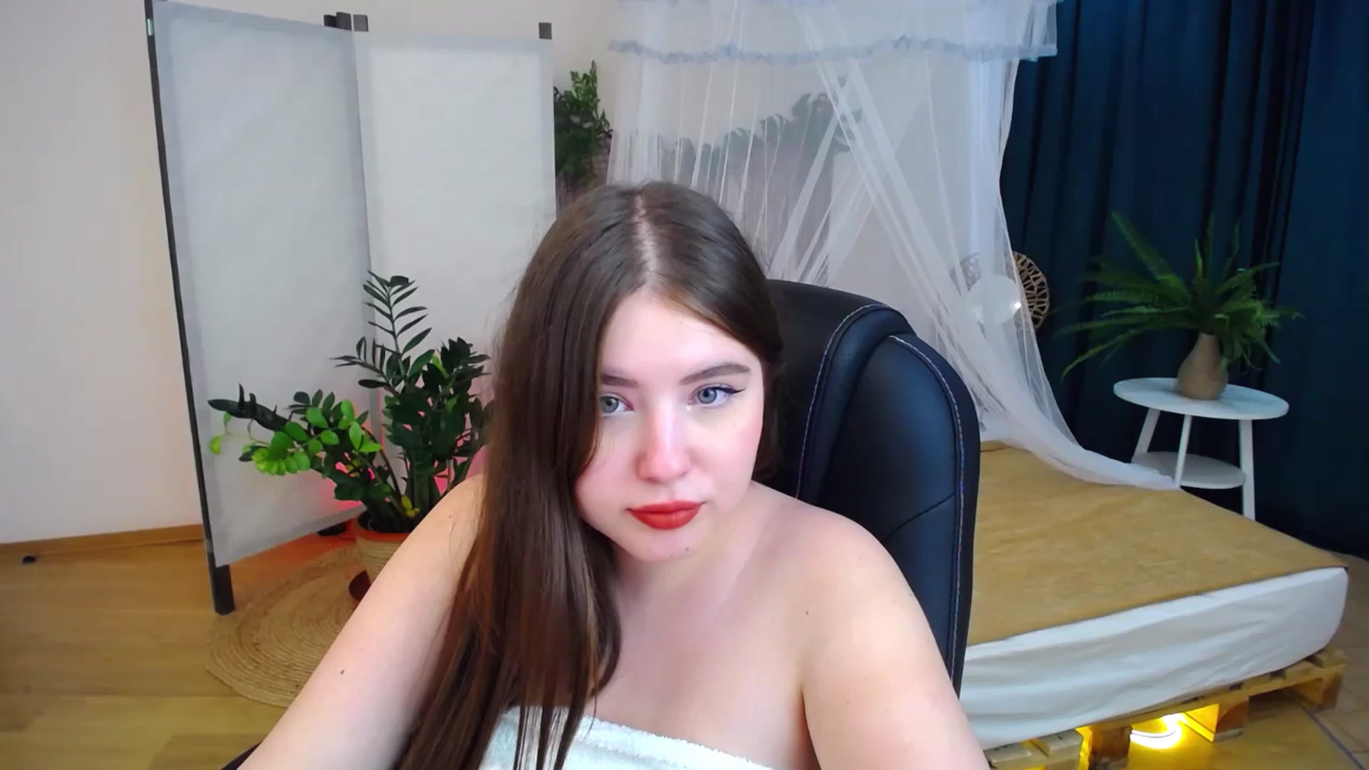 Gallery image thumbnail from AdmireMyEyes's myfreecams stream on, 09/04/2024, 09:47 image 20 of 20
