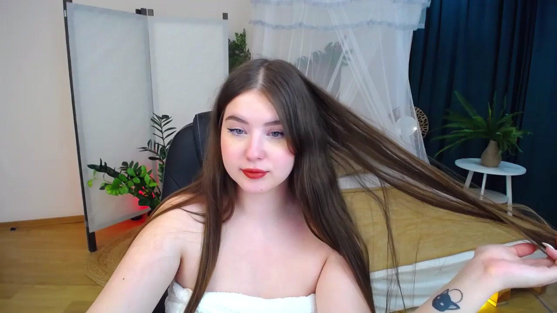 Gallery image thumbnail from AdmireMyEyes's myfreecams stream on, 09/04/2024, 09:47 image 12 of 20