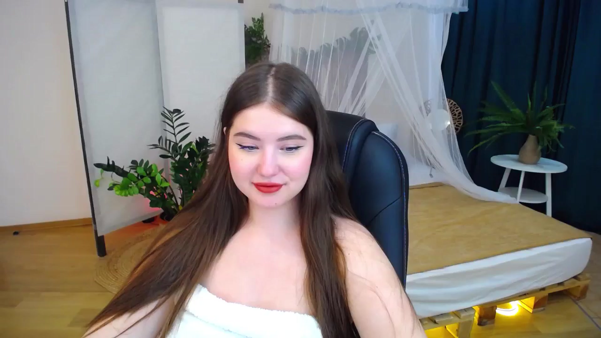 Gallery image thumbnail from AdmireMyEyes's myfreecams stream on, 09/04/2024, 09:47 image 4 of 20