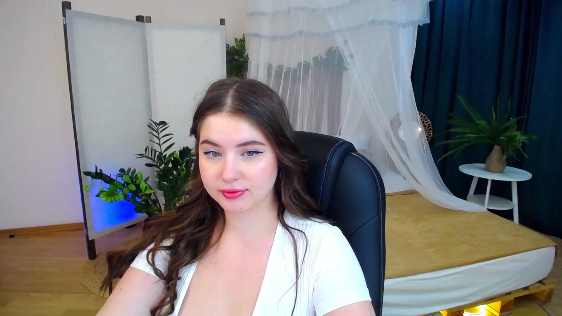 Gallery image thumbnail from AdmireMyEyes's myfreecams stream on, 09/05/2024, 09:33 image 20 of 20