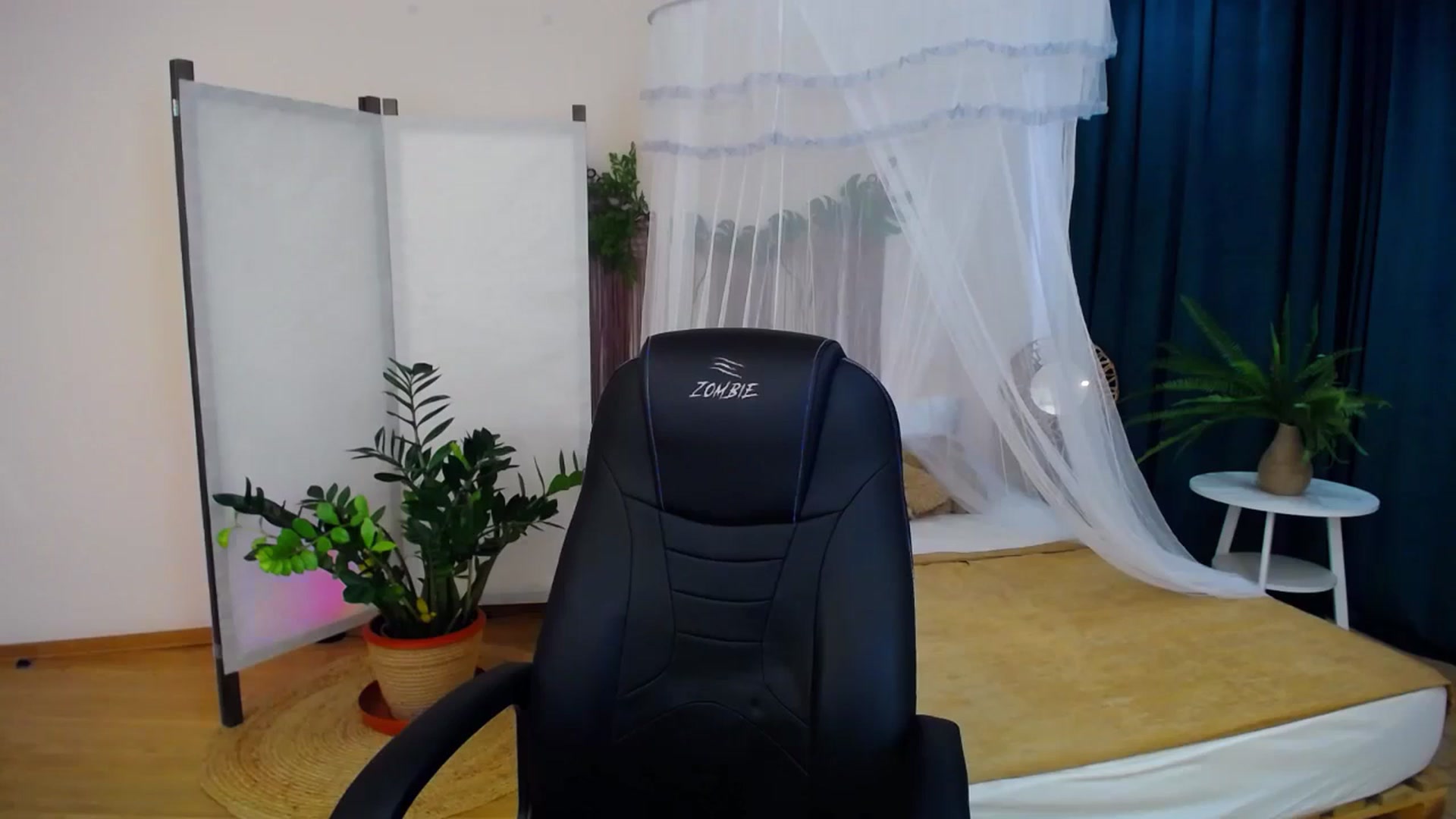 Gallery image thumbnail from AdmireMyEyes's myfreecams stream on, 09/05/2024, 09:33 image 10 of 20