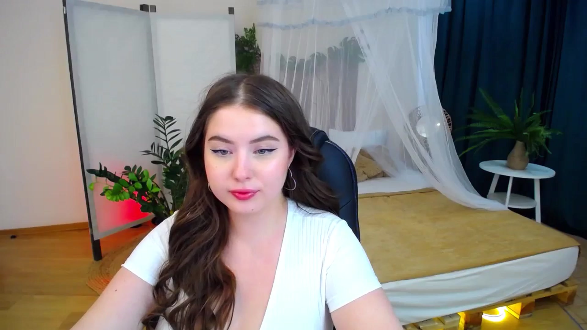 Gallery image thumbnail from AdmireMyEyes's myfreecams stream on, 09/05/2024, 09:33 image 3 of 20