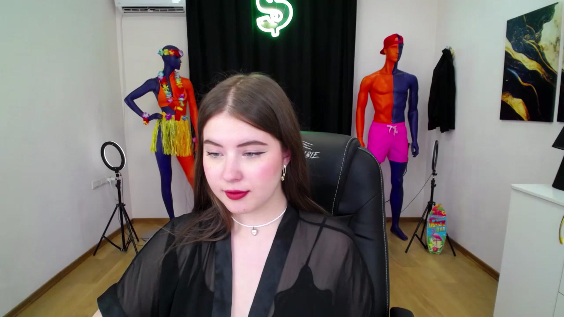 Gallery image thumbnail from AdmireMyEyes's myfreecams stream on, 09/06/2024, 07:04 image 14 of 20