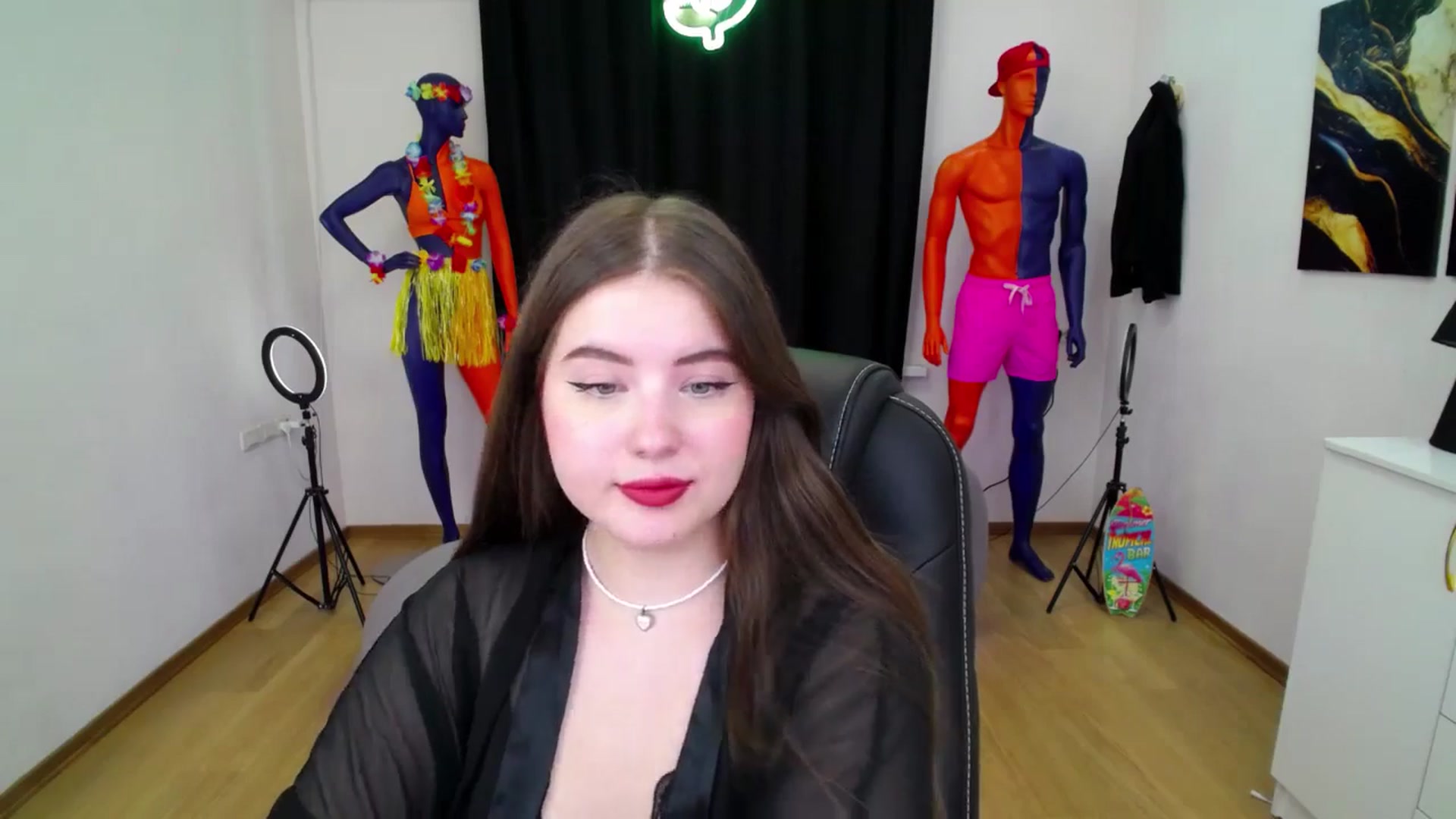 Gallery image thumbnail from AdmireMyEyes's myfreecams stream on, 09/06/2024, 07:04 image 2 of 20