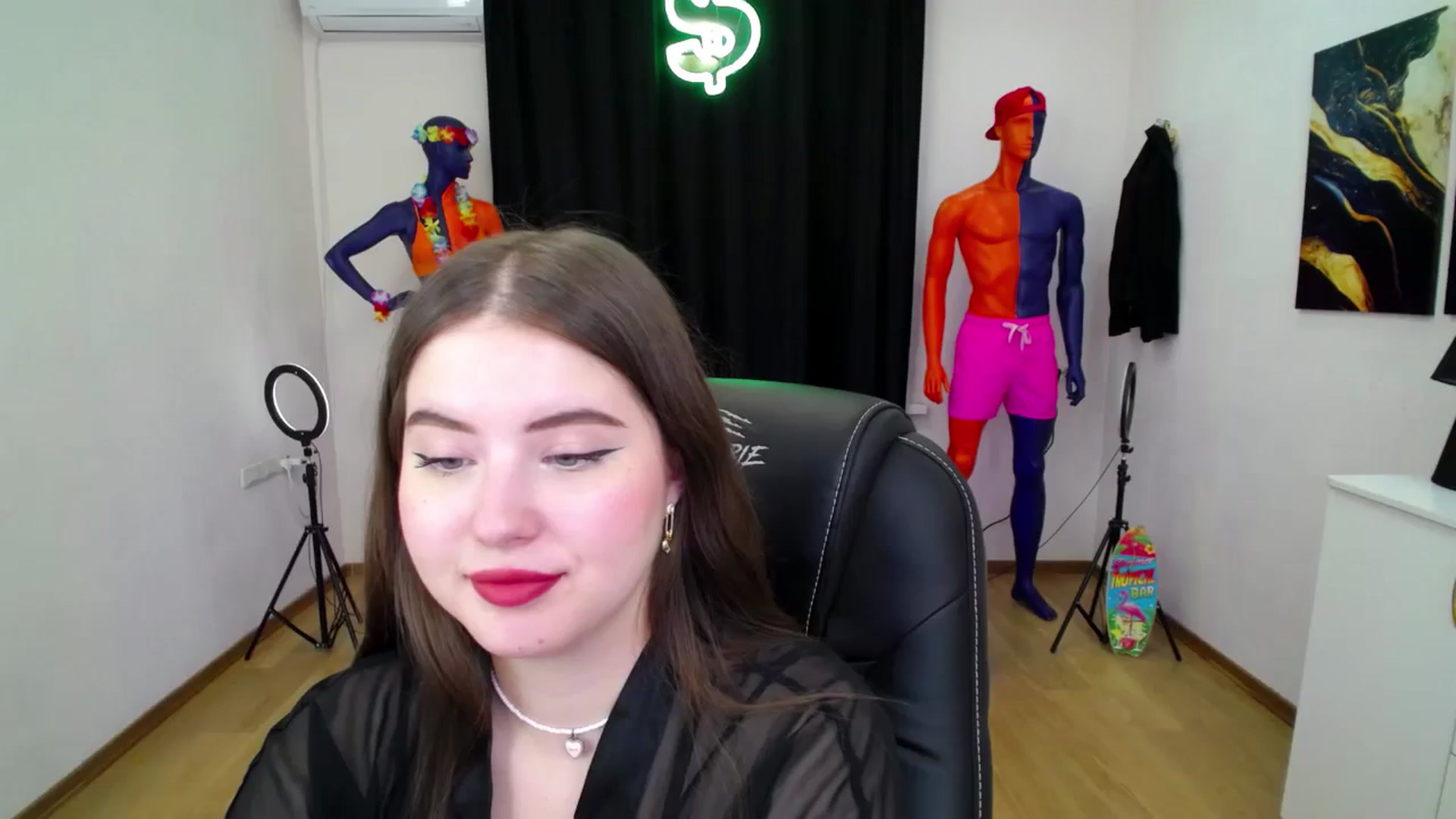 Gallery image thumbnail from AdmireMyEyes's myfreecams stream on, 09/06/2024, 09:06 image 19 of 20