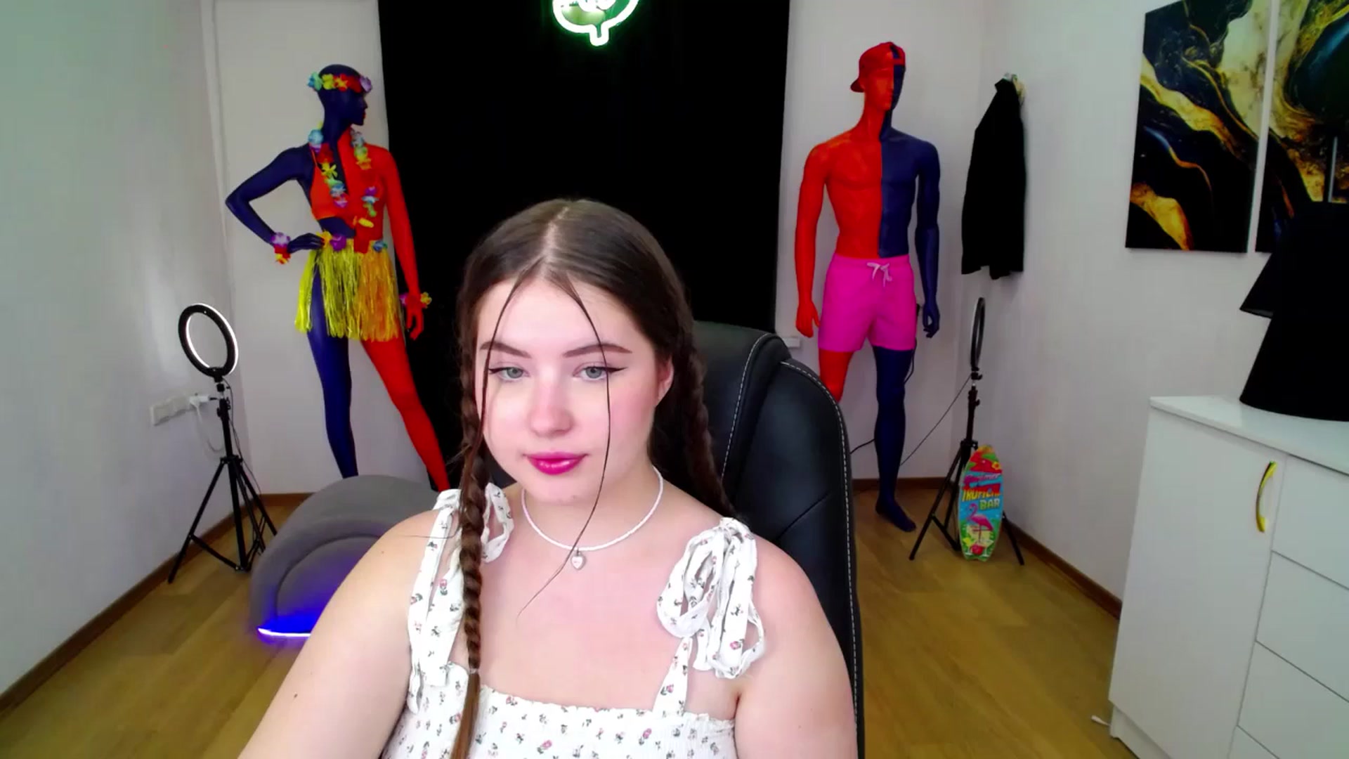 Gallery image thumbnail from AdmireMyEyes's myfreecams stream on, 09/07/2024, 20:34 image 14 of 20