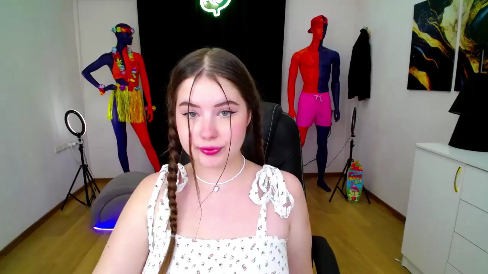 Gallery image thumbnail from AdmireMyEyes's myfreecams stream on, 09/07/2024, 20:34 image 19 of 20