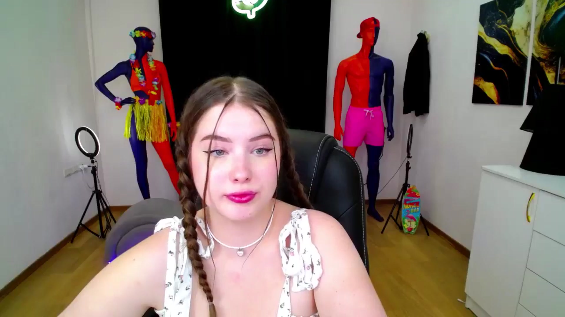 Gallery image thumbnail from AdmireMyEyes's myfreecams stream on, 09/07/2024, 20:34 image 5 of 20