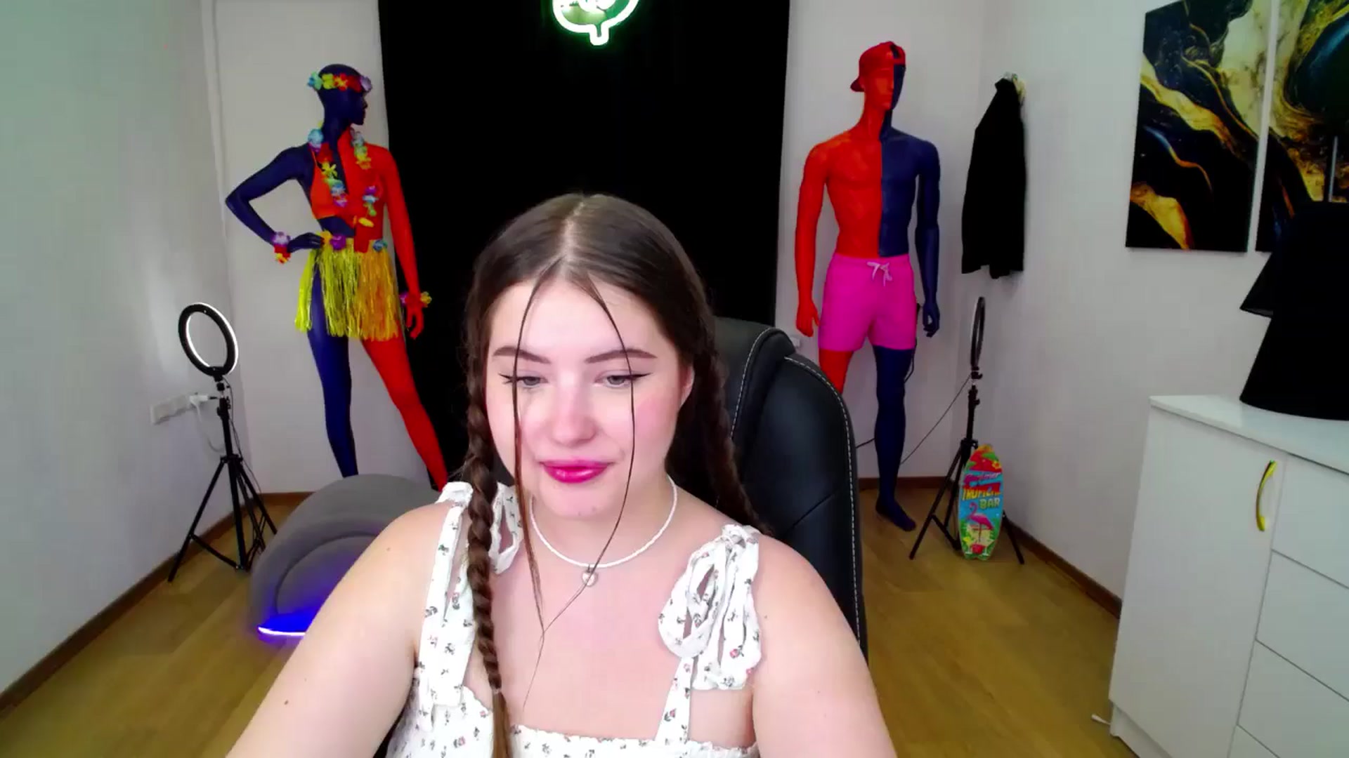 Gallery image thumbnail from AdmireMyEyes's myfreecams stream on, 09/07/2024, 20:34 image 15 of 20
