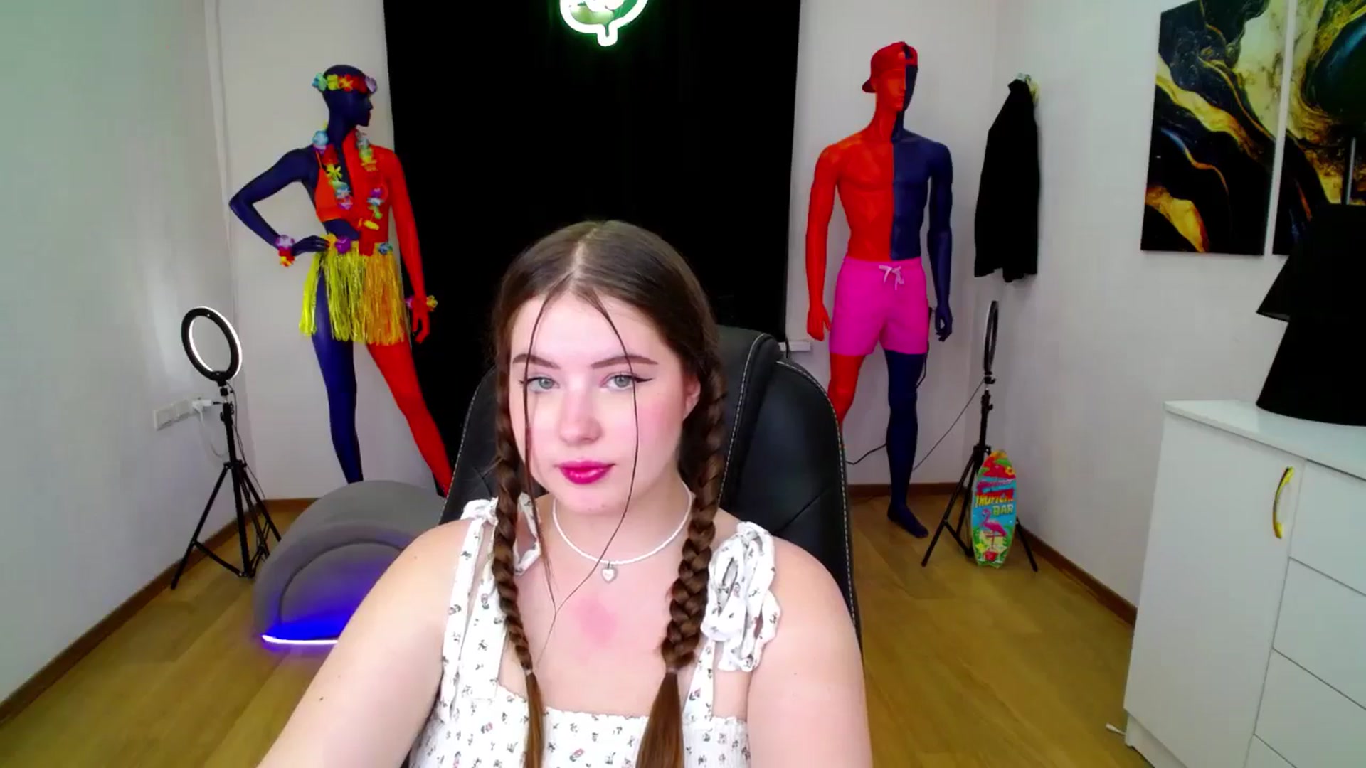 Gallery image thumbnail from AdmireMyEyes's myfreecams stream on, 09/07/2024, 20:34 image 2 of 20