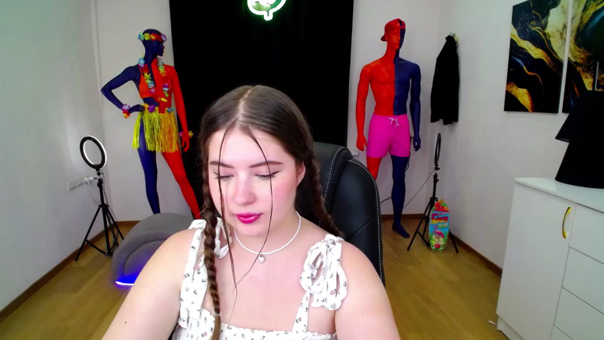 Gallery image thumbnail from AdmireMyEyes's myfreecams stream on, 09/07/2024, 20:34 image 9 of 20