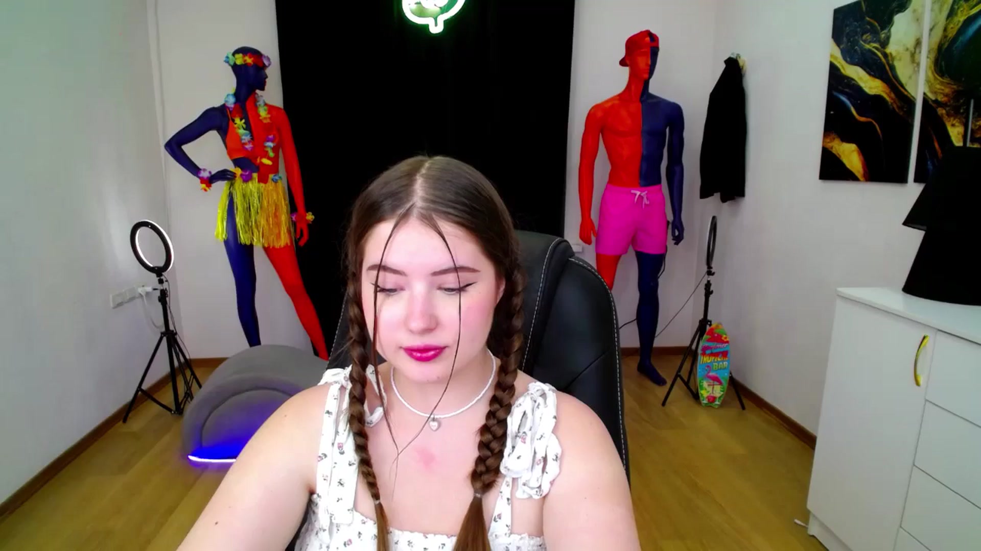 Gallery image thumbnail from AdmireMyEyes's myfreecams stream on, 09/07/2024, 20:34 image 4 of 20