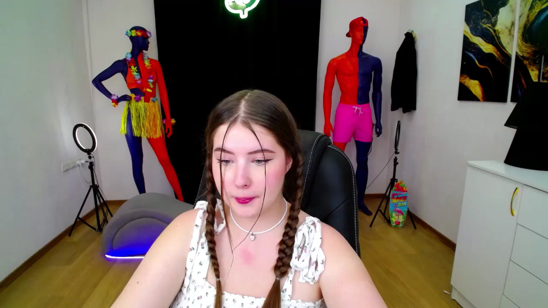 Gallery image thumbnail from AdmireMyEyes's myfreecams stream on, 09/07/2024, 20:34 image 3 of 20