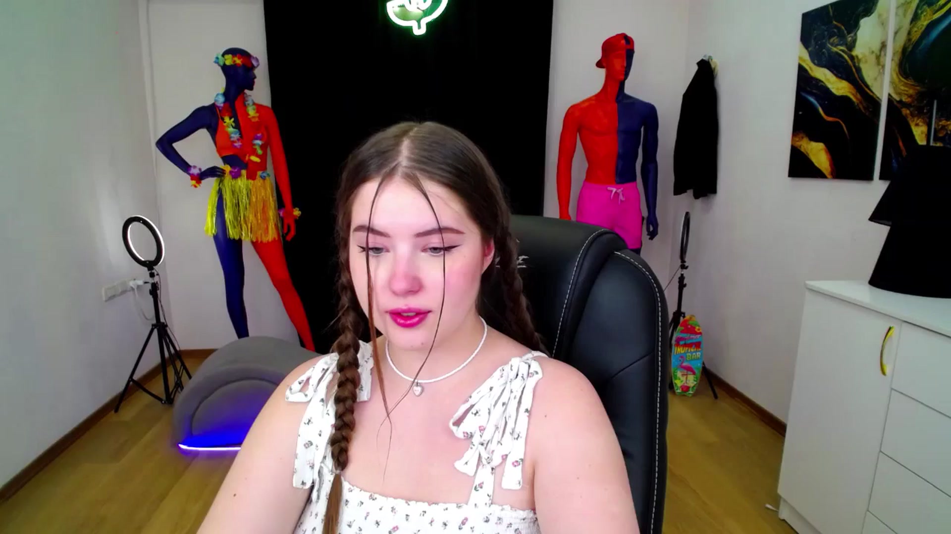Gallery image thumbnail from AdmireMyEyes's myfreecams stream on, 09/07/2024, 23:47 image 19 of 20