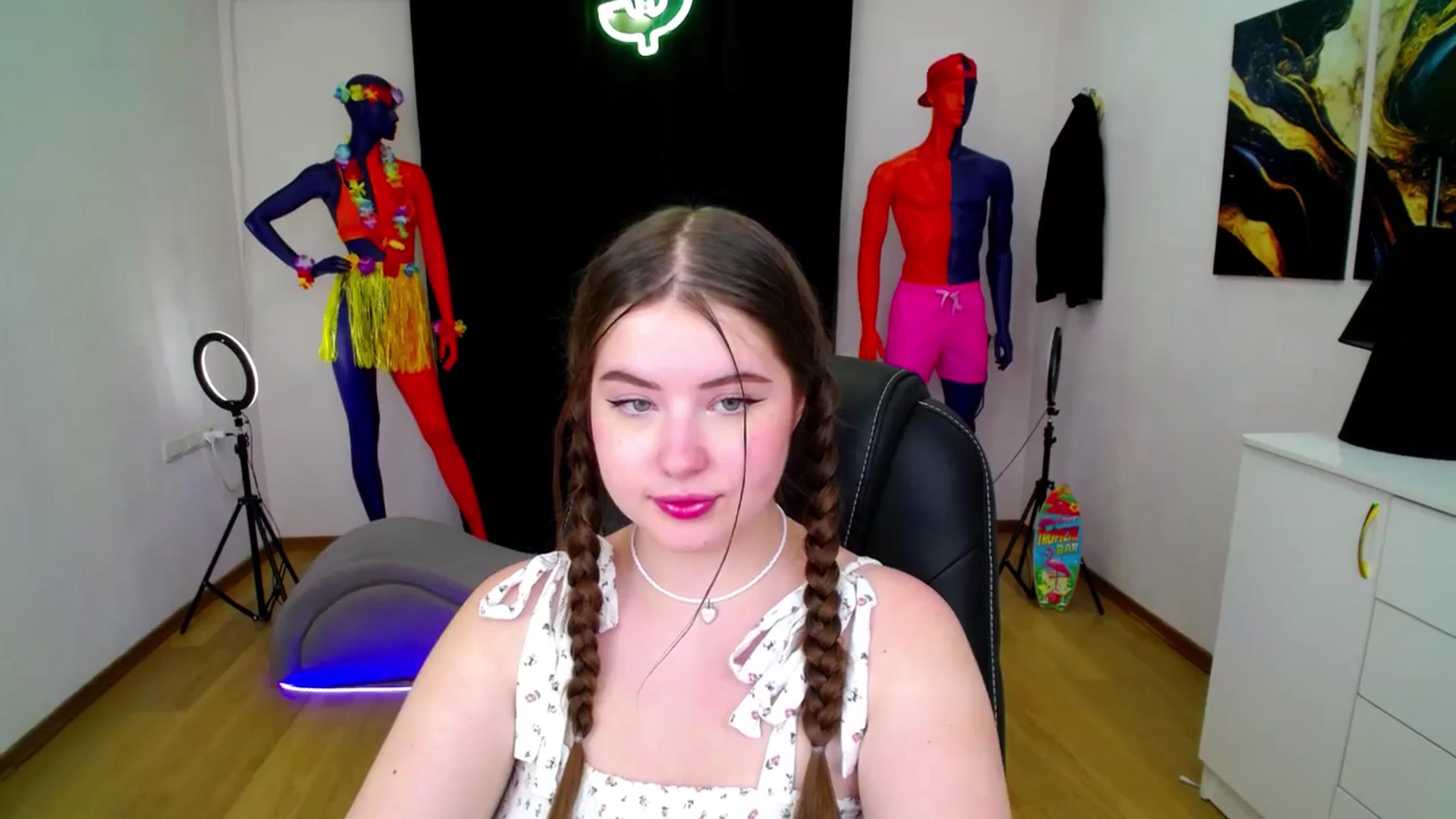 Gallery image thumbnail from AdmireMyEyes's myfreecams stream on, 09/07/2024, 23:47 image 2 of 20