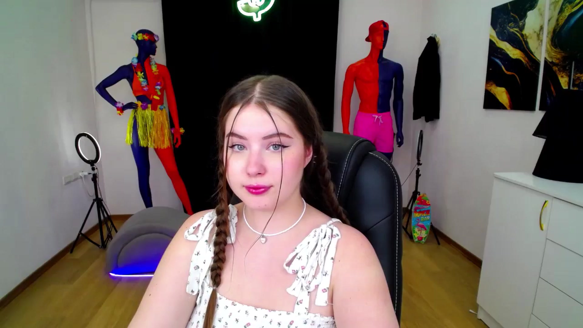 Gallery image thumbnail from AdmireMyEyes's myfreecams stream on, 09/07/2024, 23:47 image 20 of 20