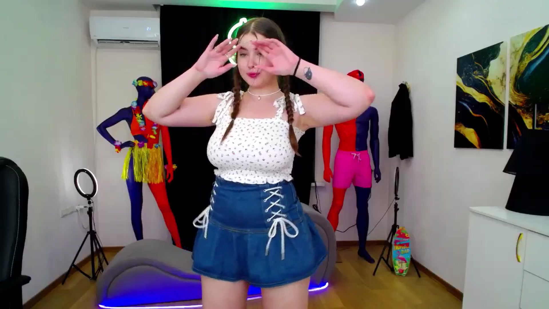 Gallery image thumbnail from AdmireMyEyes's myfreecams stream on, 09/07/2024, 23:47 image 9 of 20