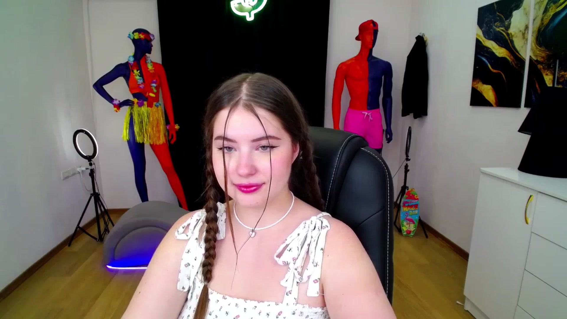 Gallery image thumbnail from AdmireMyEyes's myfreecams stream on, 09/07/2024, 23:47 image 18 of 20