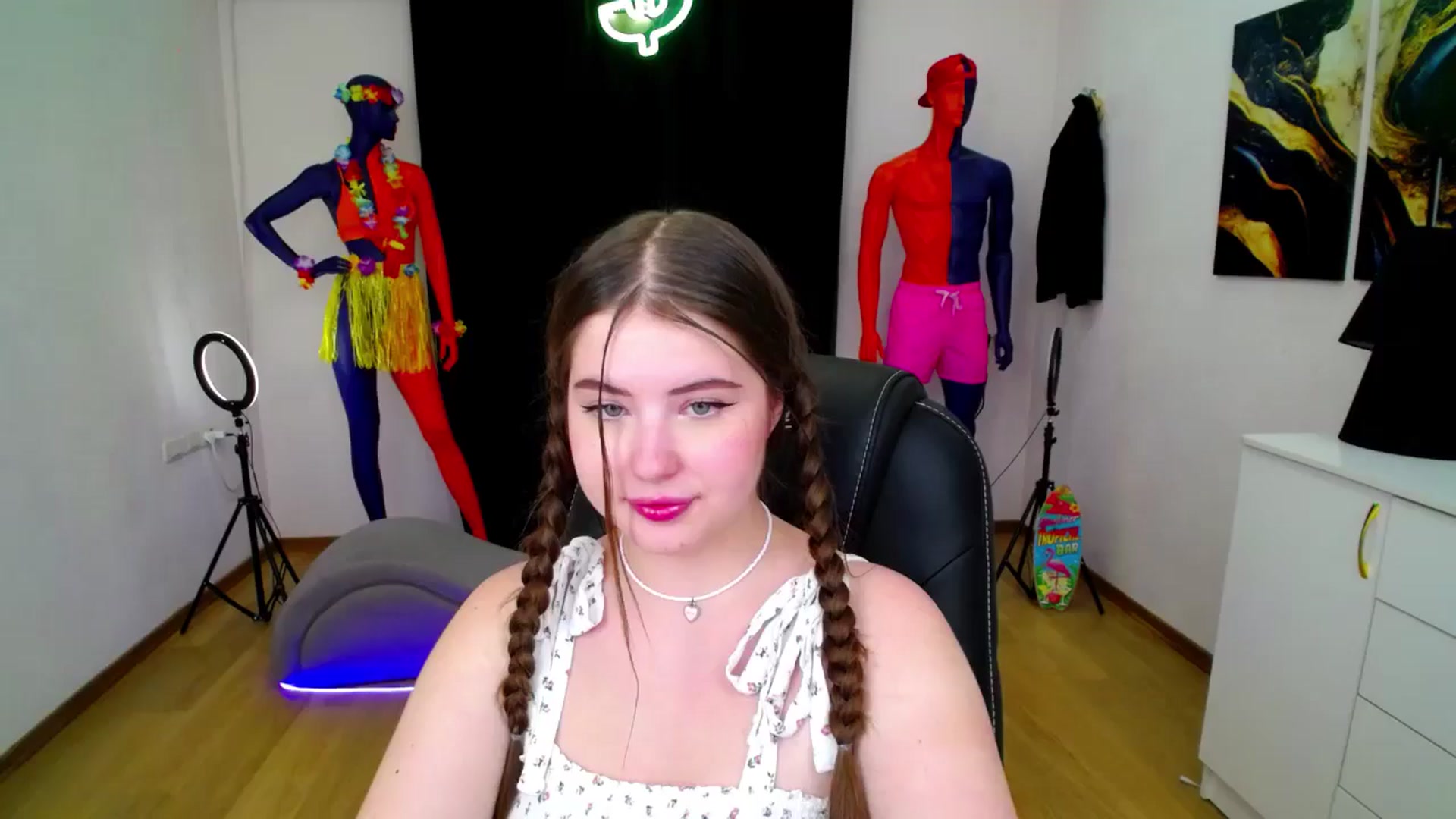 Gallery image thumbnail from AdmireMyEyes's myfreecams stream on, 09/07/2024, 23:47 image 3 of 20