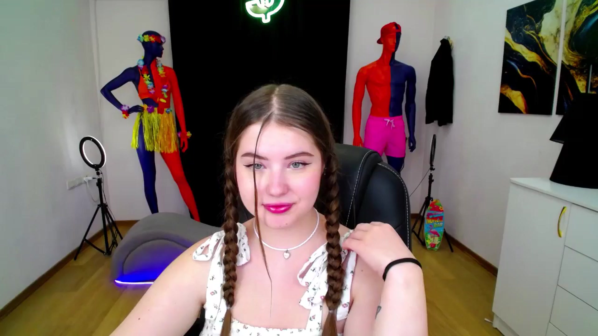Gallery image thumbnail from AdmireMyEyes's myfreecams stream on, 09/07/2024, 23:47 image 1 of 20