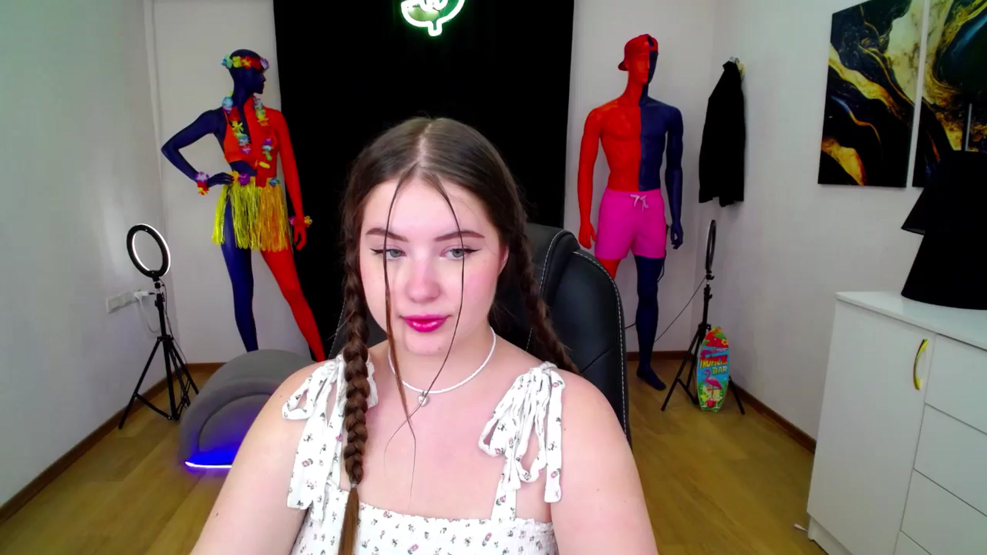 Gallery image thumbnail from AdmireMyEyes's myfreecams stream on, 09/07/2024, 23:47 image 13 of 20