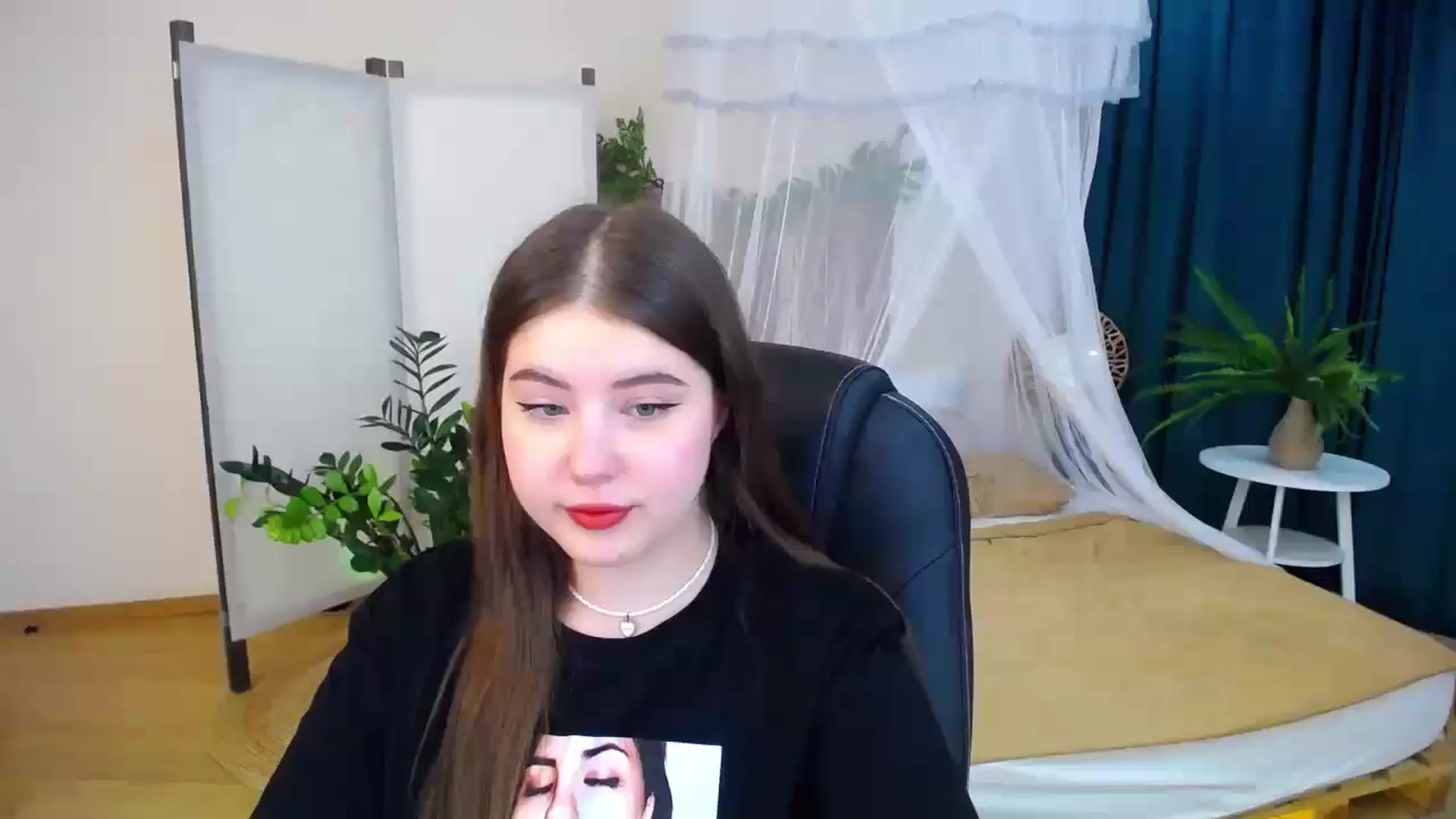Gallery image thumbnail from AdmireMyEyes's myfreecams stream on, 09/08/2024, 18:29 image 11 of 20