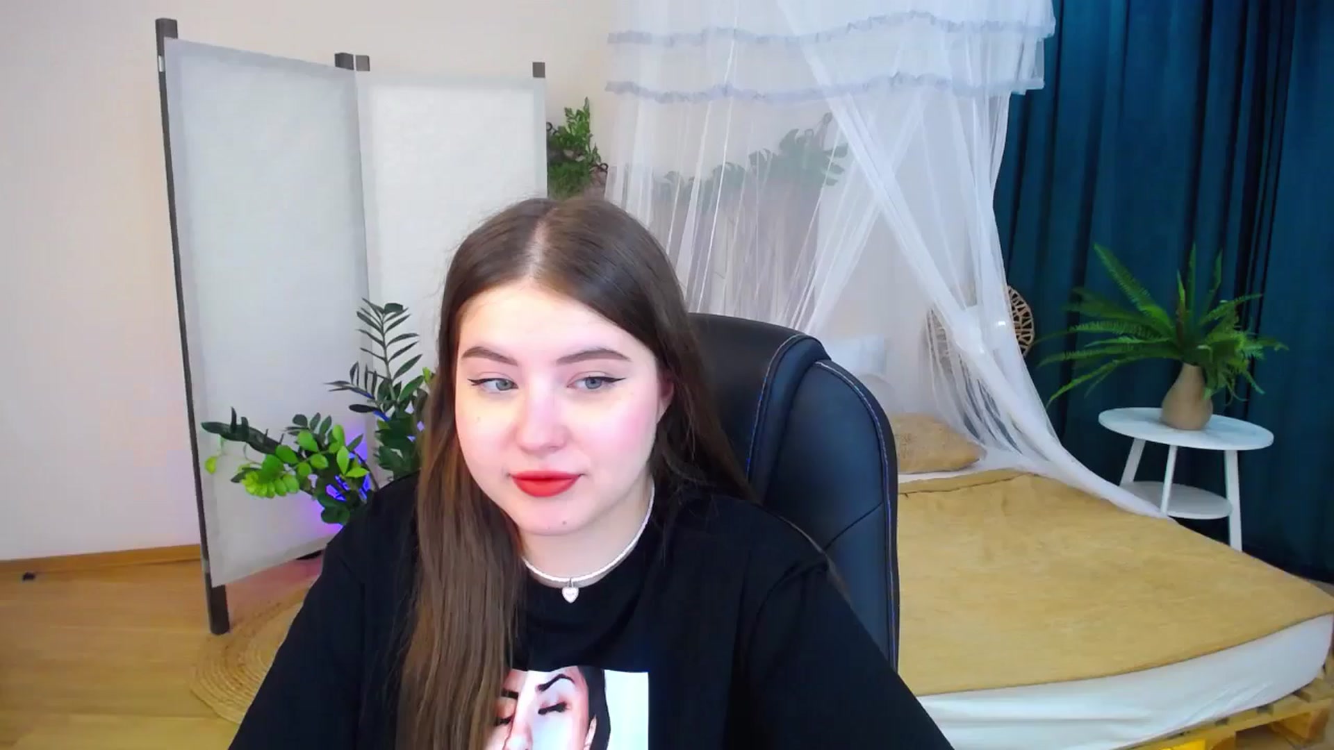 Gallery image thumbnail from AdmireMyEyes's myfreecams stream on, 09/08/2024, 18:29 image 15 of 20
