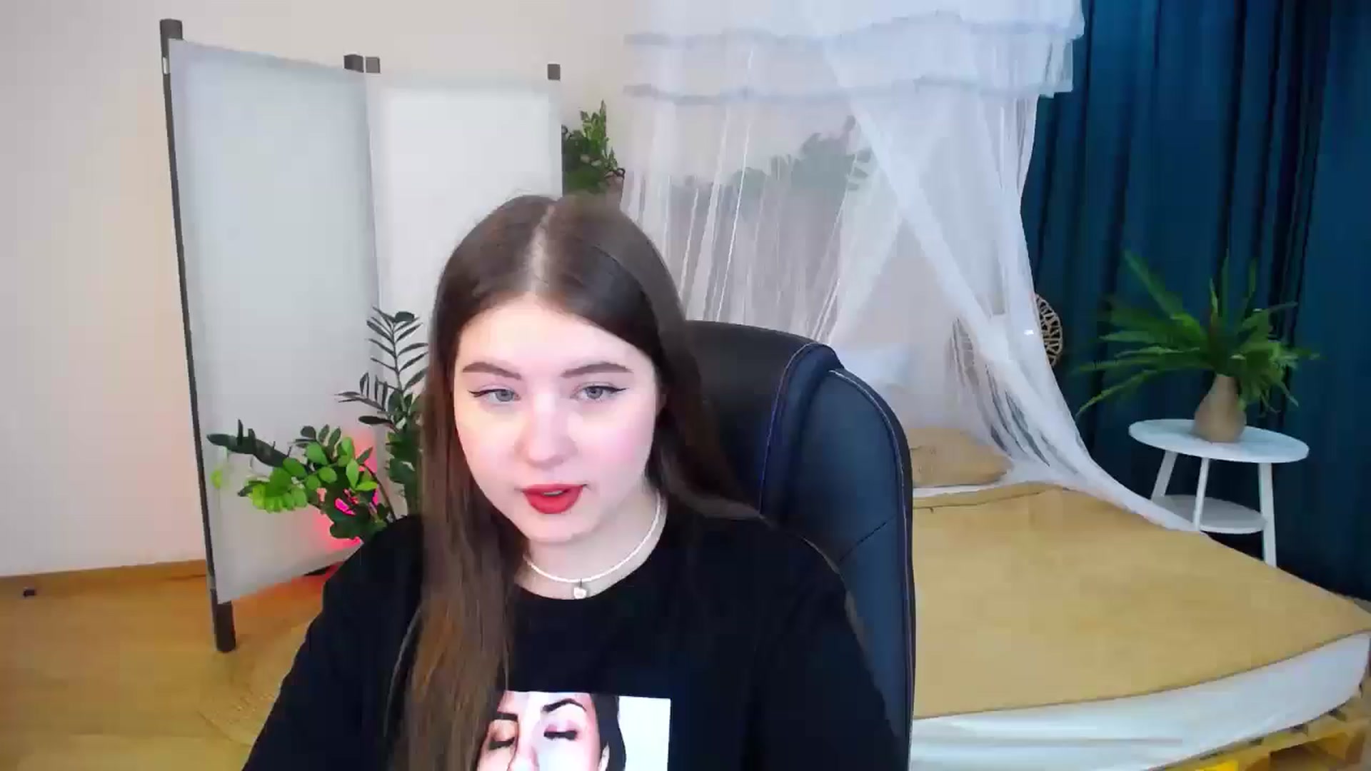 Gallery image thumbnail from AdmireMyEyes's myfreecams stream on, 09/08/2024, 18:29 image 9 of 20