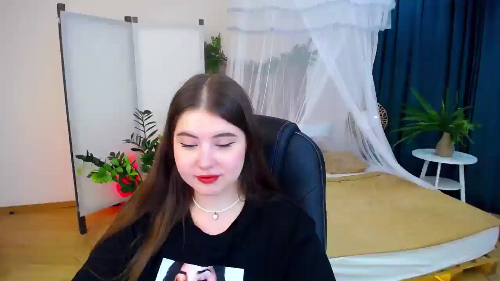 Gallery image thumbnail from AdmireMyEyes's myfreecams stream on, 09/08/2024, 18:52 image 17 of 20