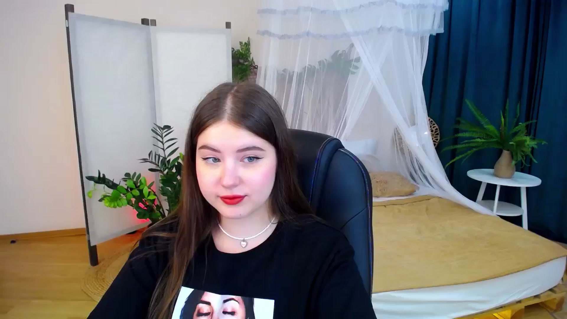 Gallery image thumbnail from AdmireMyEyes's myfreecams stream on, 09/08/2024, 18:52 image 8 of 20
