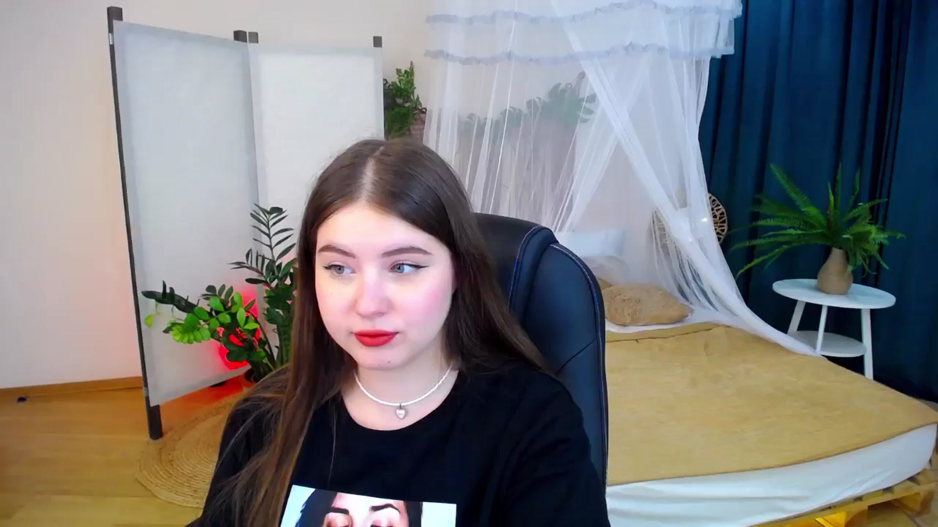 Gallery image thumbnail from AdmireMyEyes's myfreecams stream on, 09/08/2024, 18:52 image 4 of 20