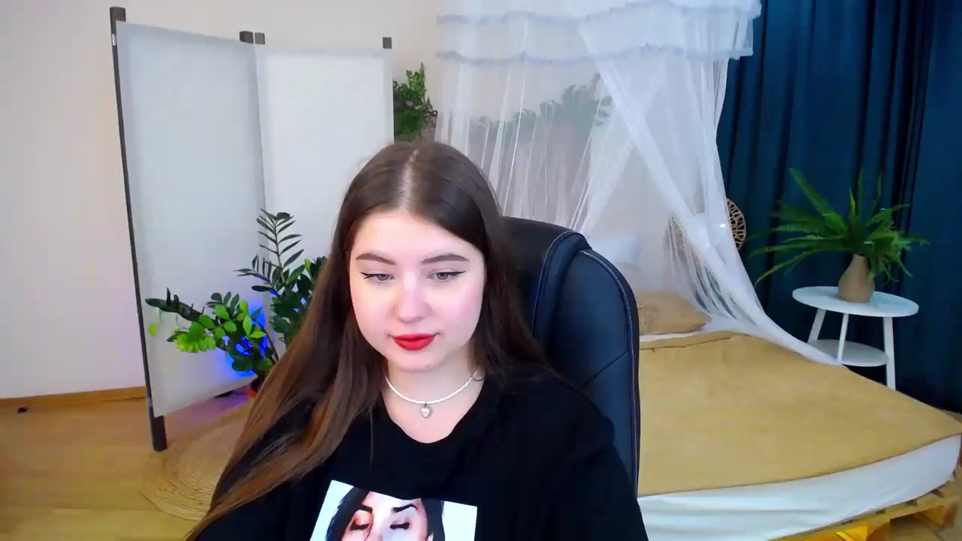 Gallery image thumbnail from AdmireMyEyes's myfreecams stream on, 09/08/2024, 18:52 image 14 of 20