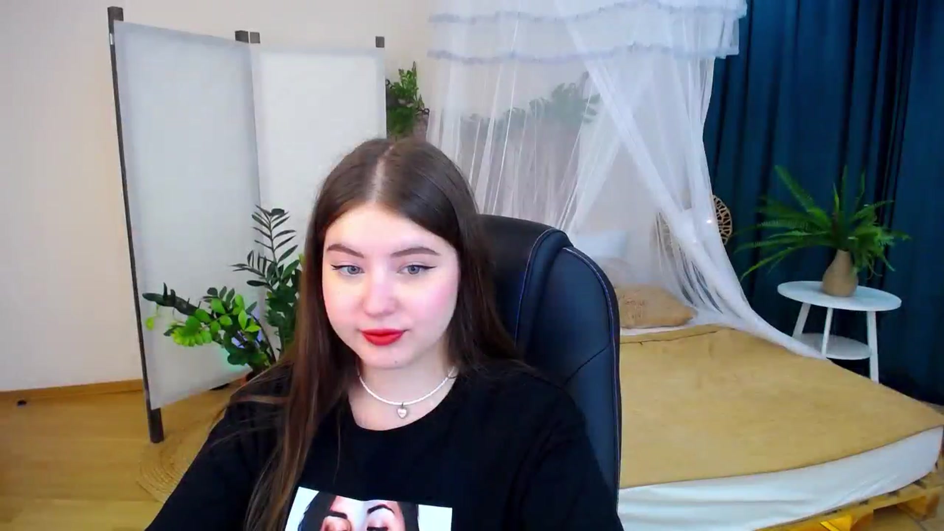Gallery image thumbnail from AdmireMyEyes's myfreecams stream on, 09/08/2024, 18:52 image 9 of 20
