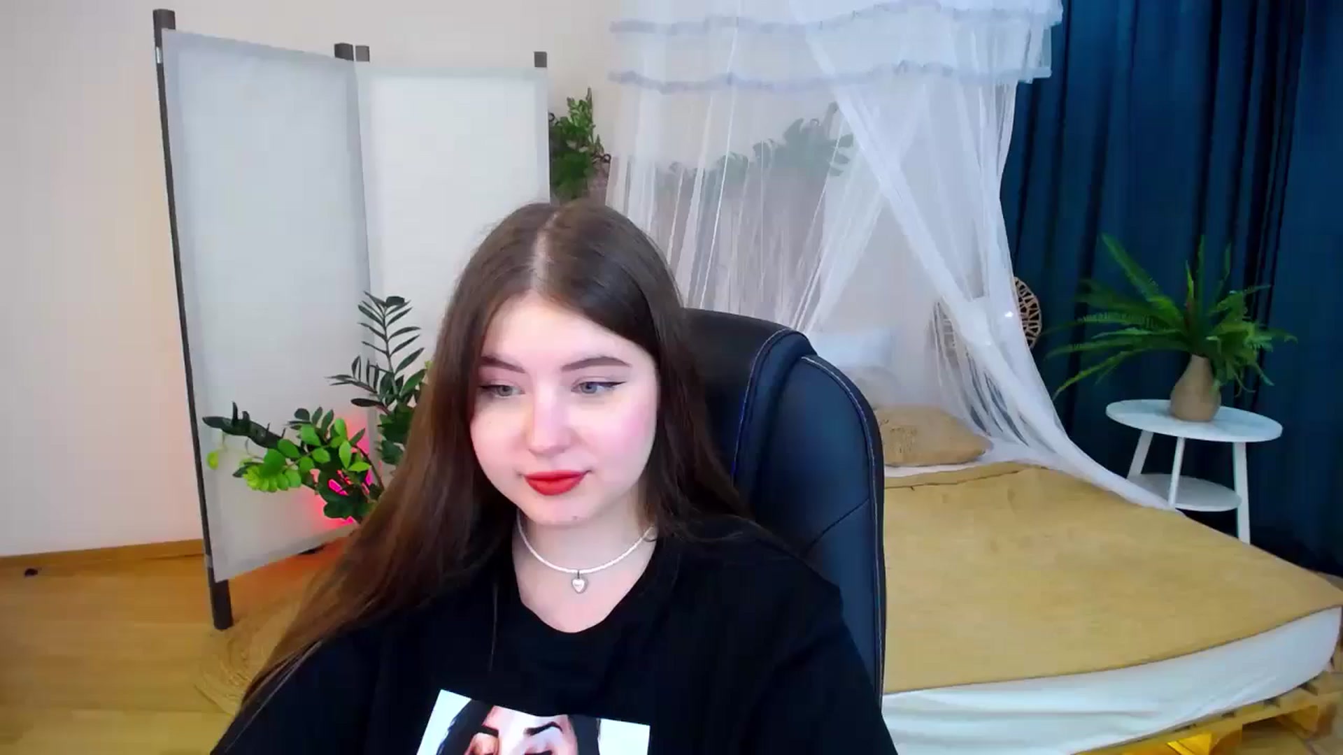 Gallery image thumbnail from AdmireMyEyes's myfreecams stream on, 09/08/2024, 18:52 image 20 of 20