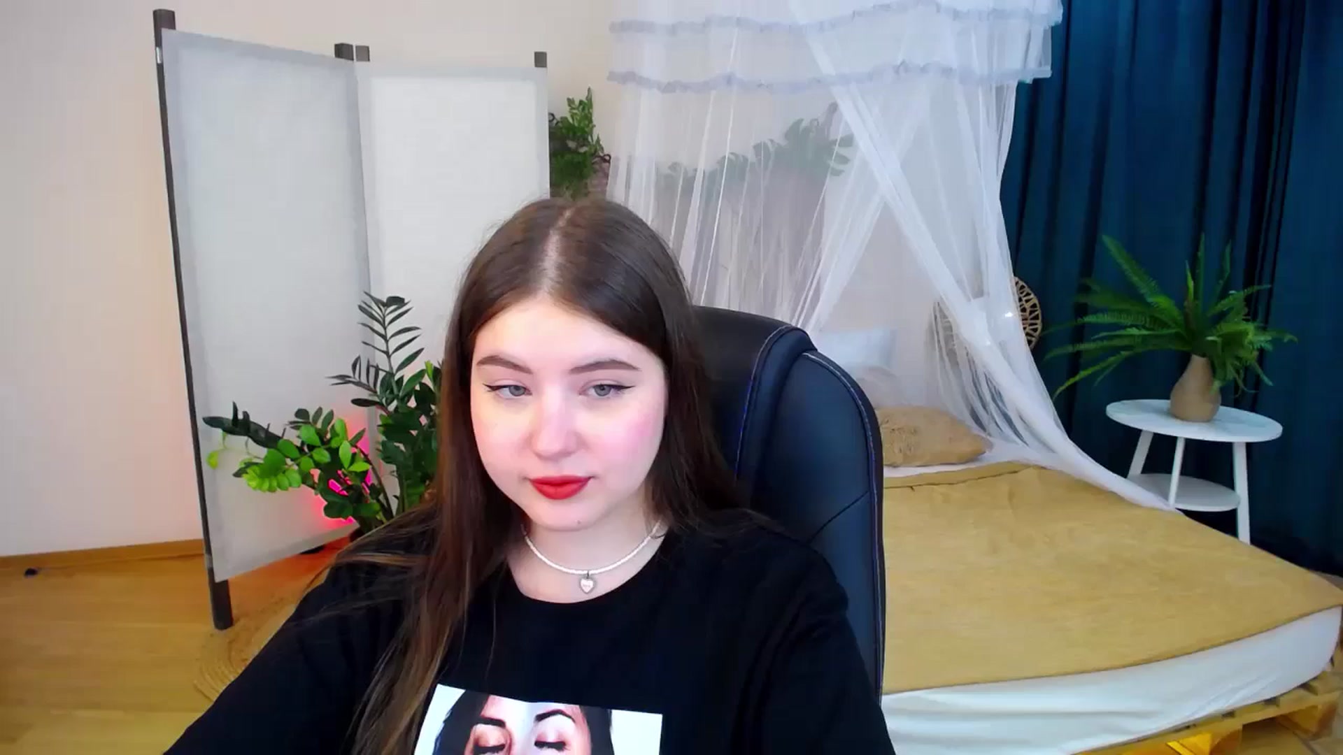 Gallery image thumbnail from AdmireMyEyes's myfreecams stream on, 09/08/2024, 18:52 image 7 of 20