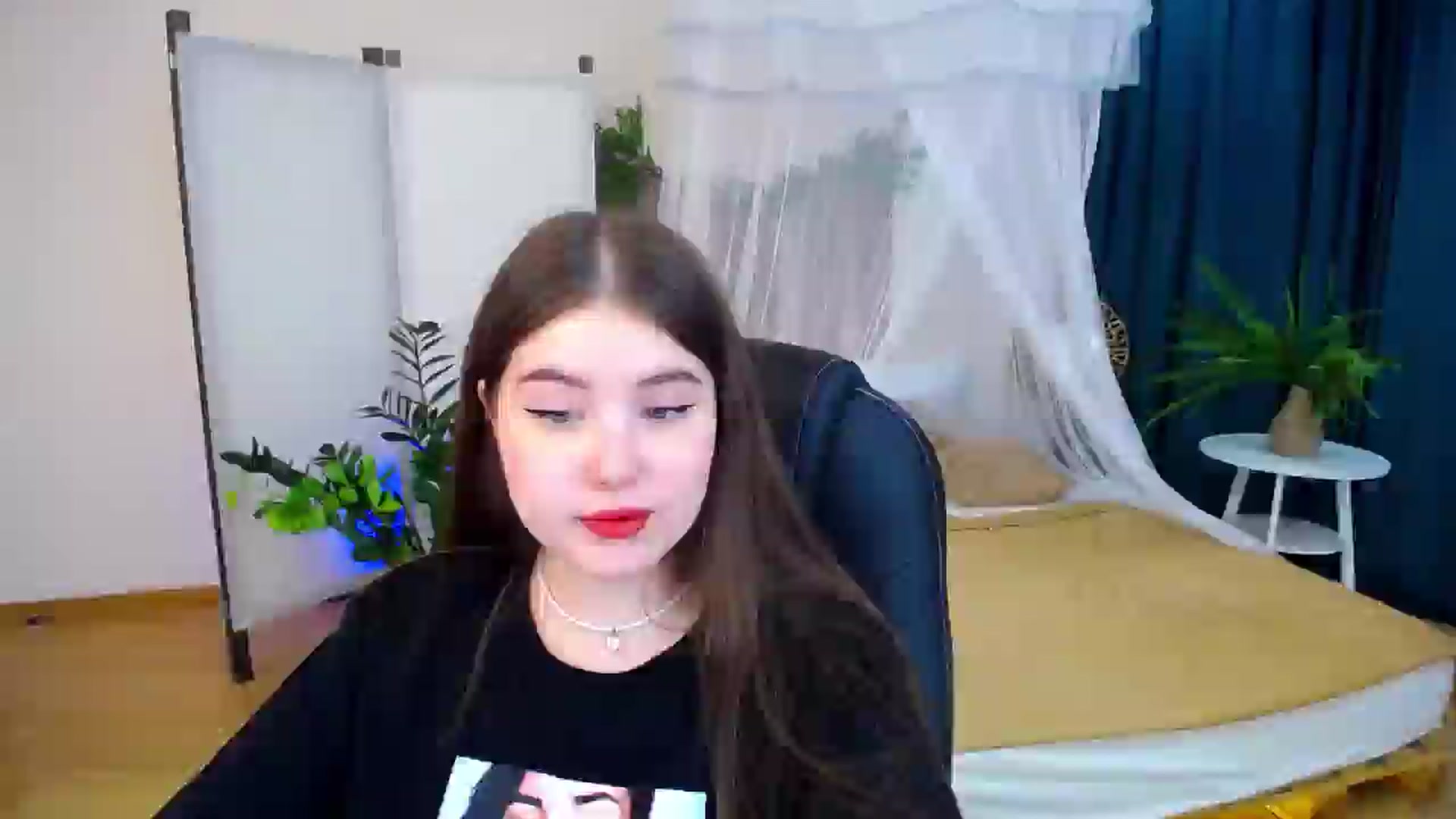 Gallery image thumbnail from AdmireMyEyes's myfreecams stream on, 09/08/2024, 19:13 image 10 of 20