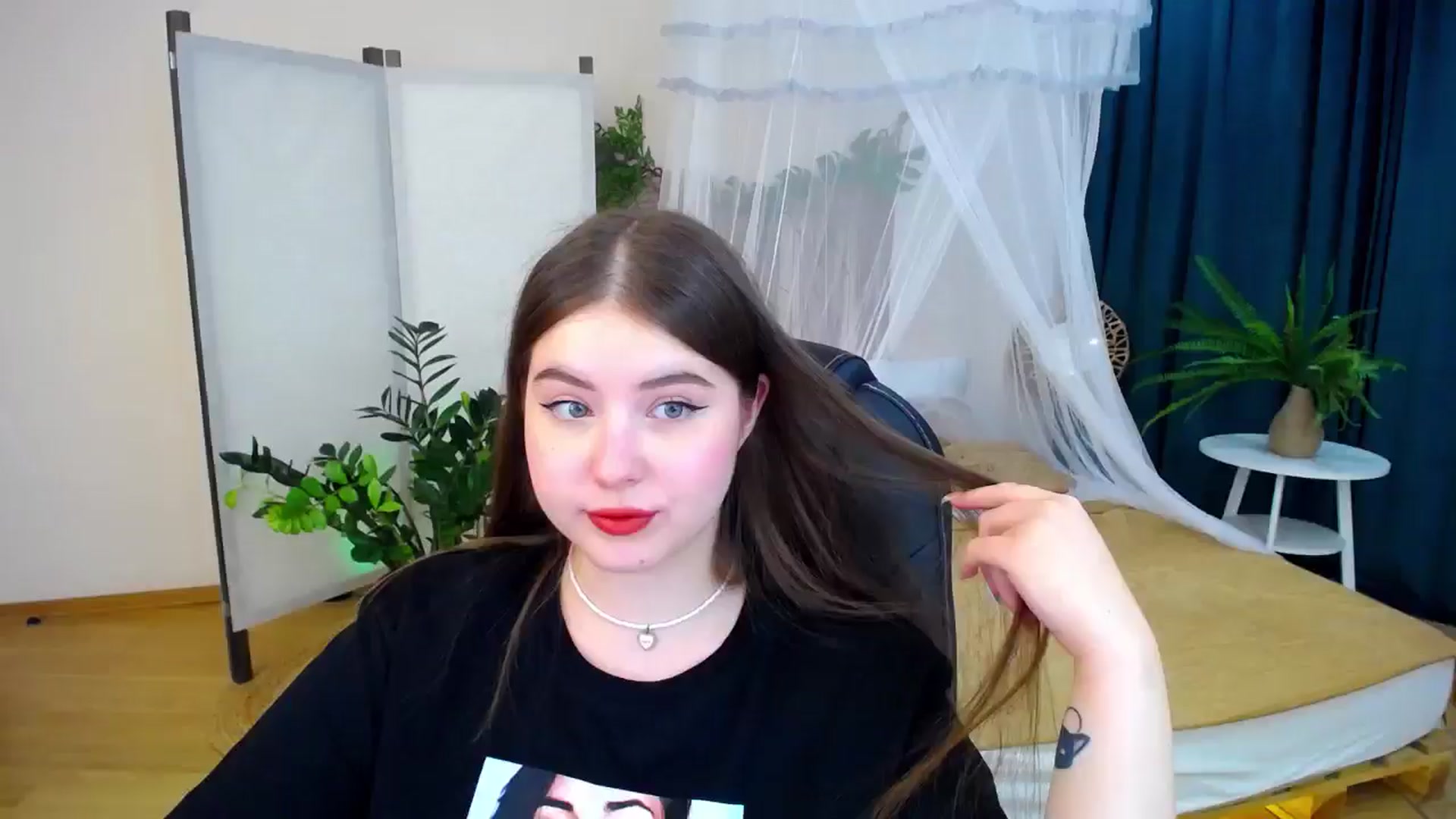 Gallery image thumbnail from AdmireMyEyes's myfreecams stream on, 09/08/2024, 19:13 image 13 of 20