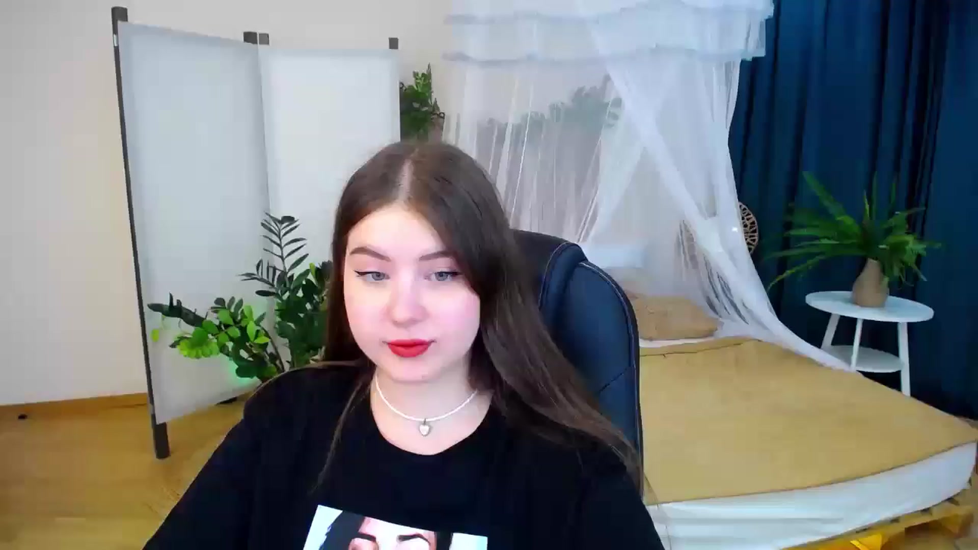 Gallery image thumbnail from AdmireMyEyes's myfreecams stream on, 09/08/2024, 19:13 image 14 of 20