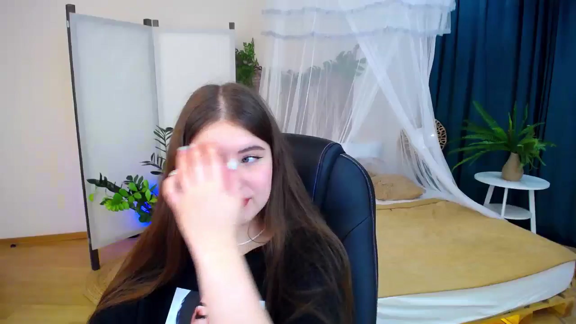 Gallery image thumbnail from AdmireMyEyes's myfreecams stream on, 09/08/2024, 19:13 image 2 of 20