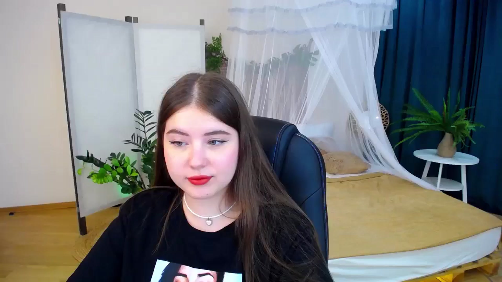 Gallery image thumbnail from AdmireMyEyes's myfreecams stream on, 09/08/2024, 19:13 image 11 of 20