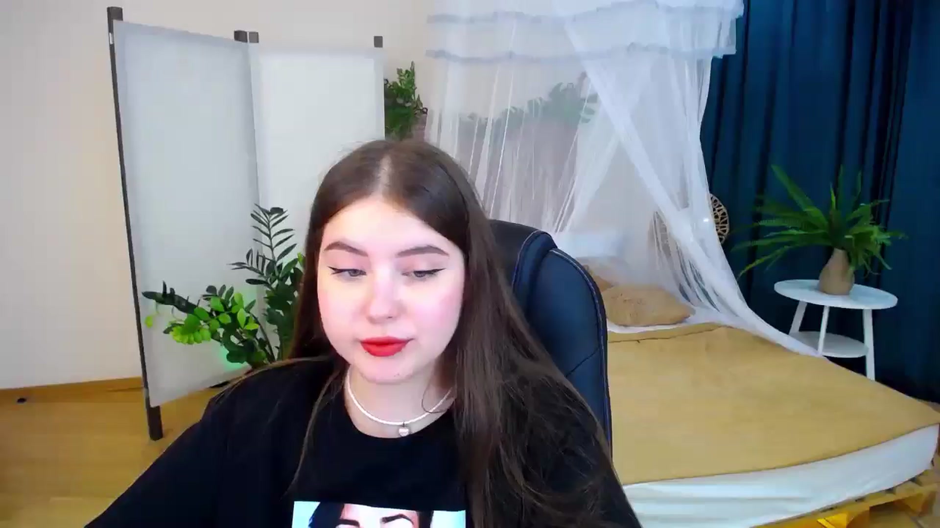 Gallery image thumbnail from AdmireMyEyes's myfreecams stream on, 09/08/2024, 19:13 image 7 of 20