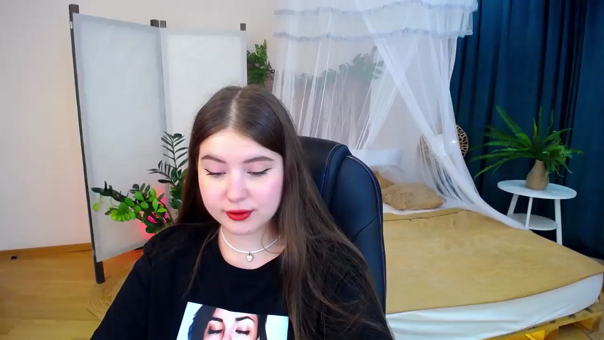 Gallery image thumbnail from AdmireMyEyes's myfreecams stream on, 09/08/2024, 19:13 image 4 of 20