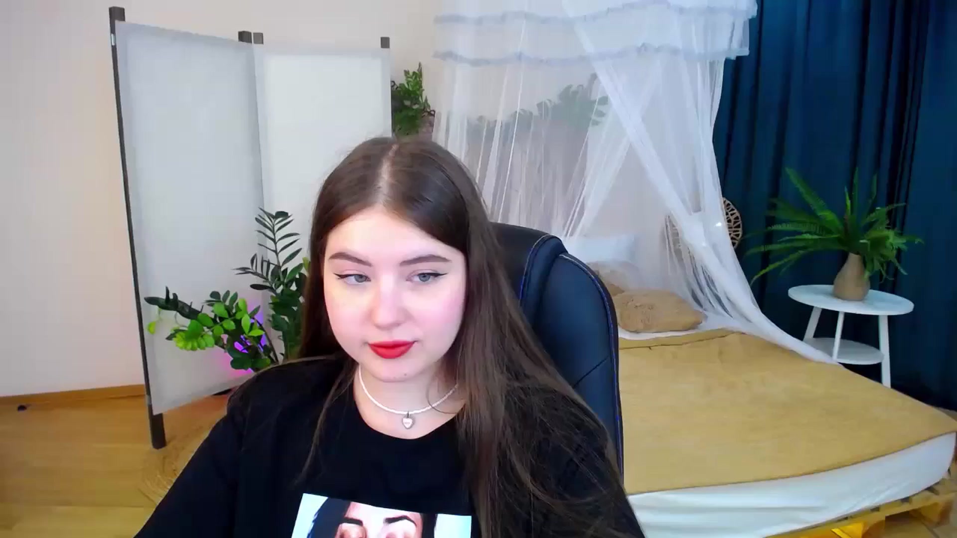 Gallery image thumbnail from AdmireMyEyes's myfreecams stream on, 09/08/2024, 19:13 image 8 of 20
