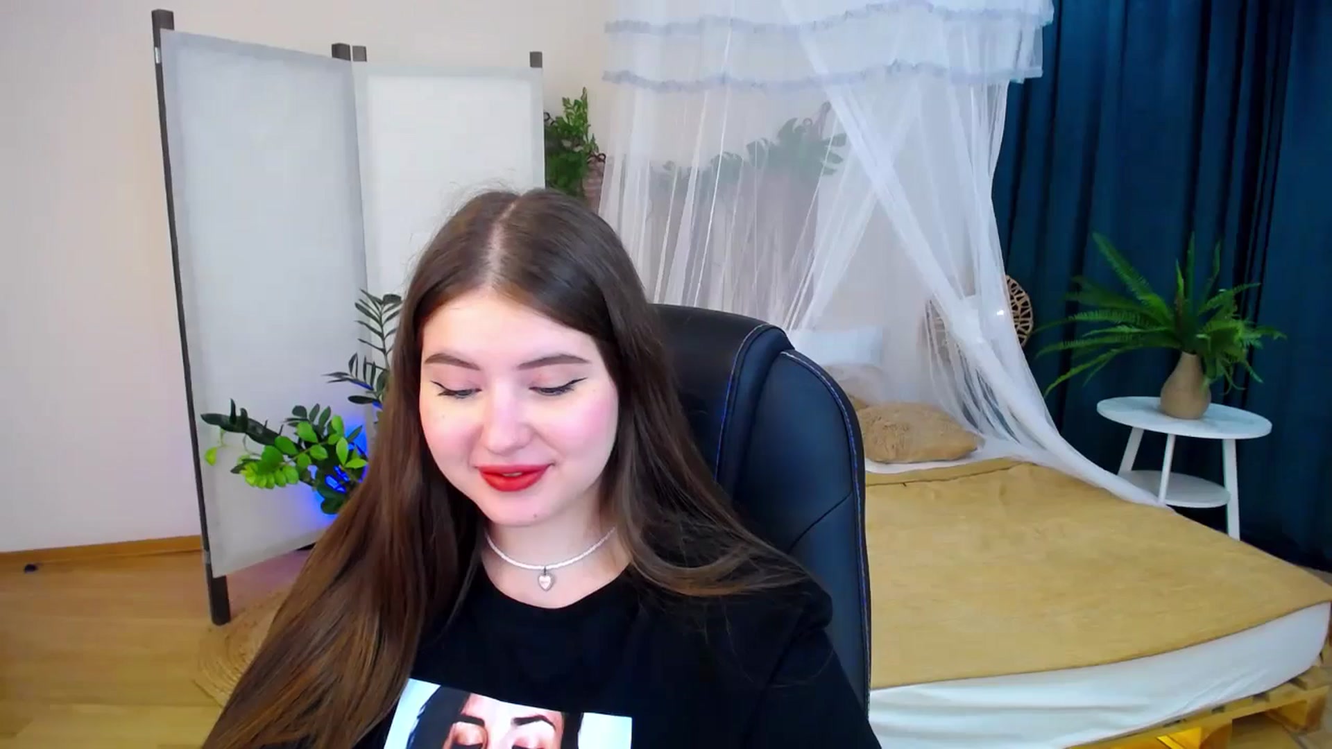 Gallery image thumbnail from AdmireMyEyes's myfreecams stream on, 09/08/2024, 19:28 image 8 of 20