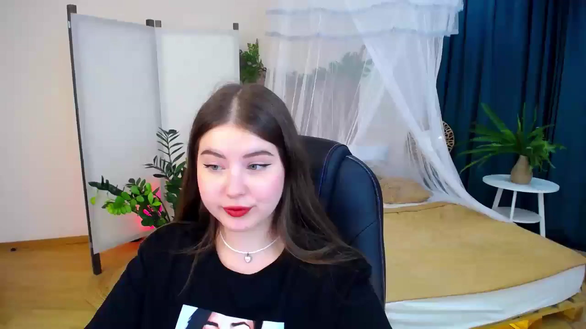 Gallery image thumbnail from AdmireMyEyes's myfreecams stream on, 09/08/2024, 19:28 image 2 of 20