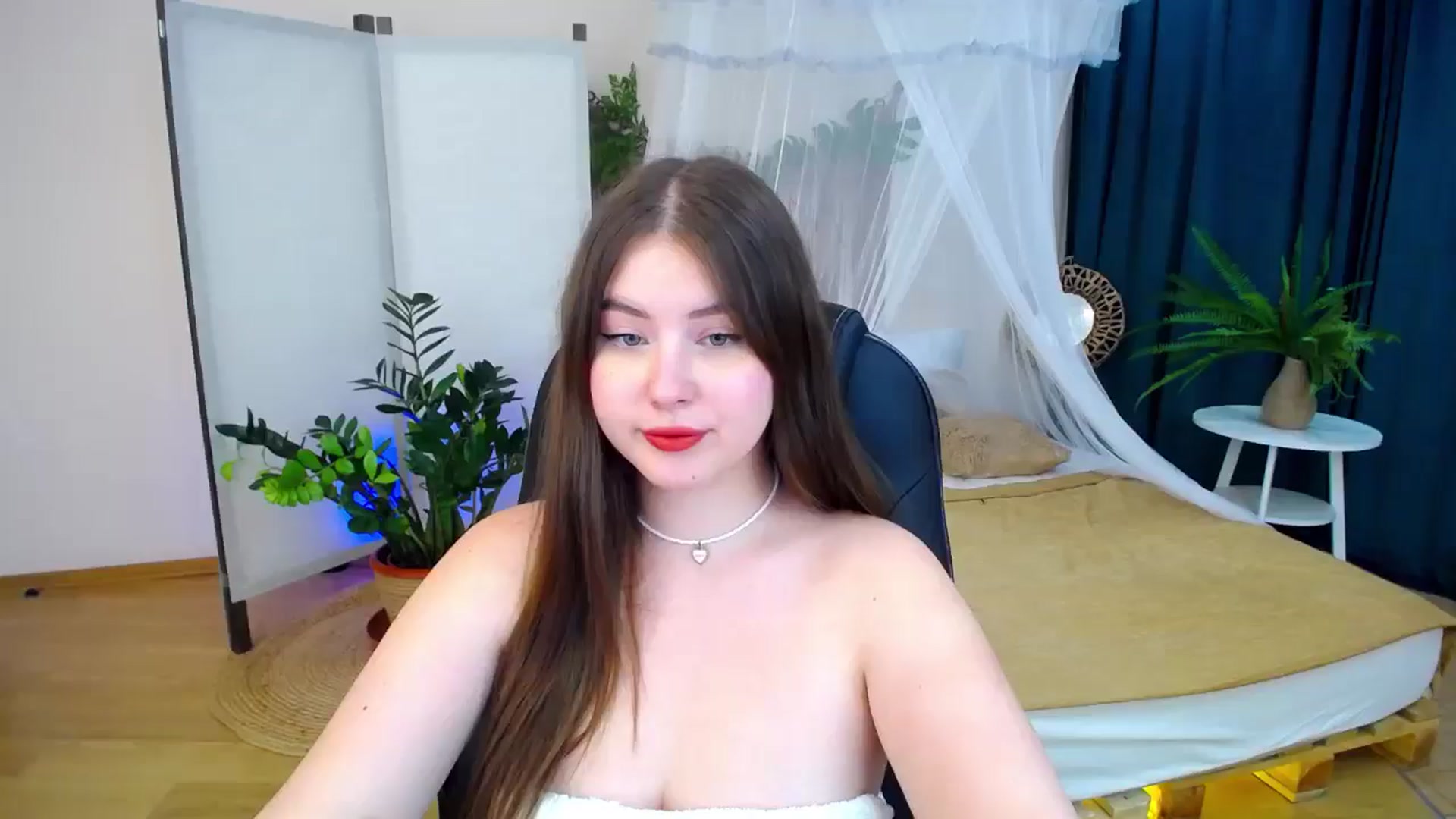 Gallery image thumbnail from AdmireMyEyes's myfreecams stream on, 09/08/2024, 19:46 image 18 of 20