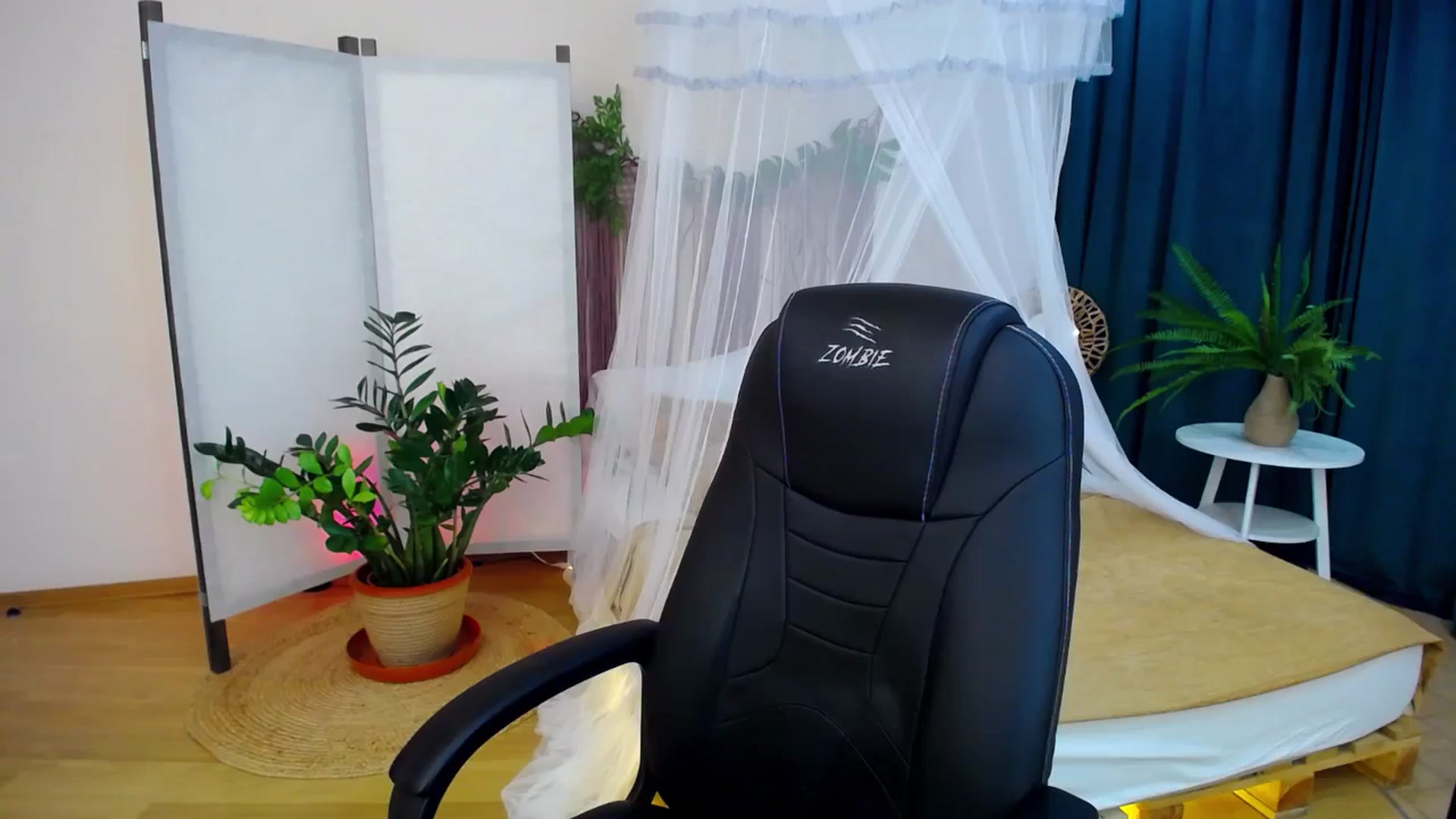 Gallery image thumbnail from AdmireMyEyes's myfreecams stream on, 09/08/2024, 21:07 image 5 of 20