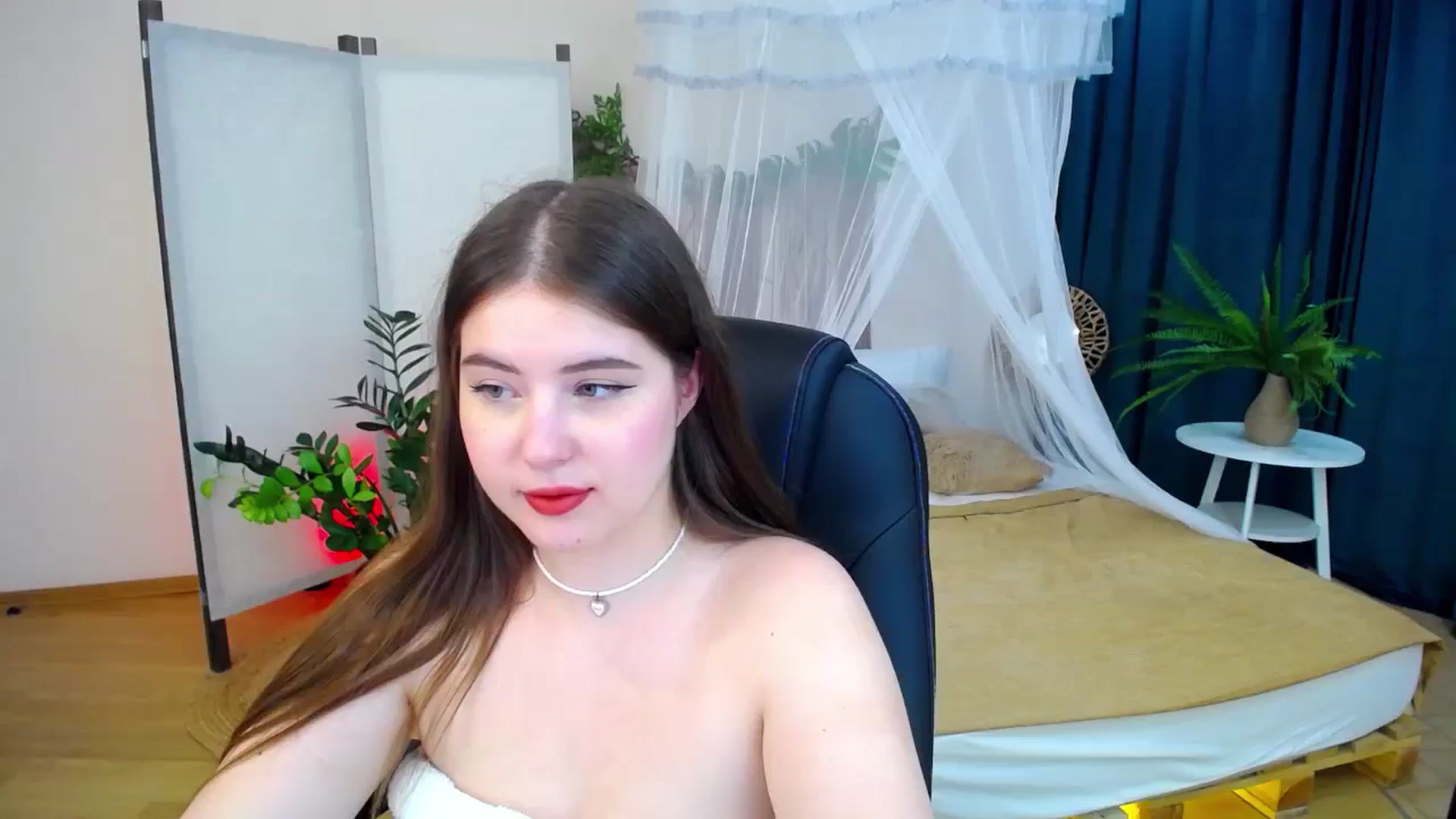 Gallery image thumbnail from AdmireMyEyes's myfreecams stream on, 09/08/2024, 21:07 image 1 of 20