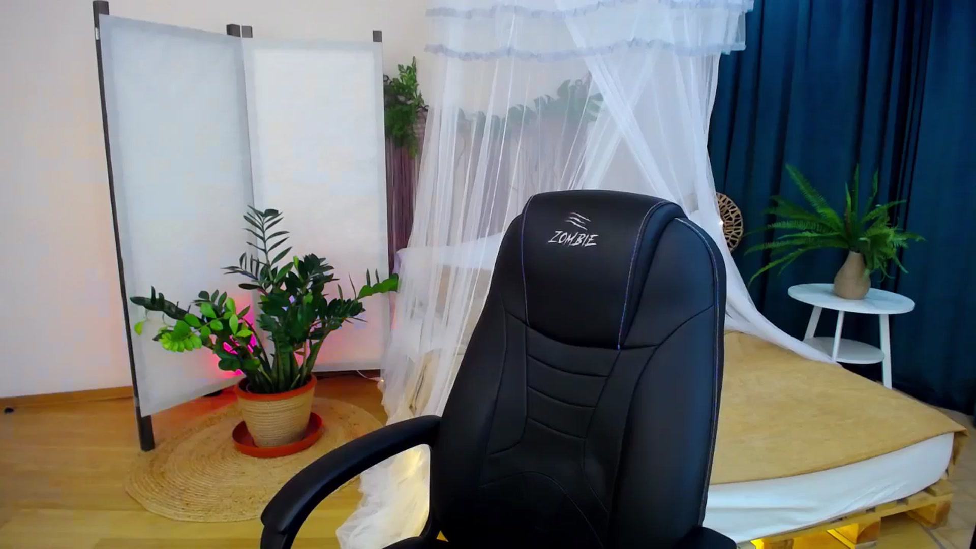 Gallery image thumbnail from AdmireMyEyes's myfreecams stream on, 09/08/2024, 21:07 image 6 of 20